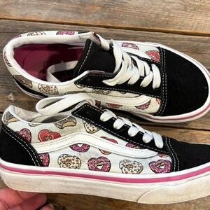 Vans donuts skate shoes